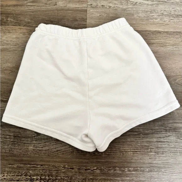 Aritzia Tna fleece sweat shorts in white - Picture 3 of 3